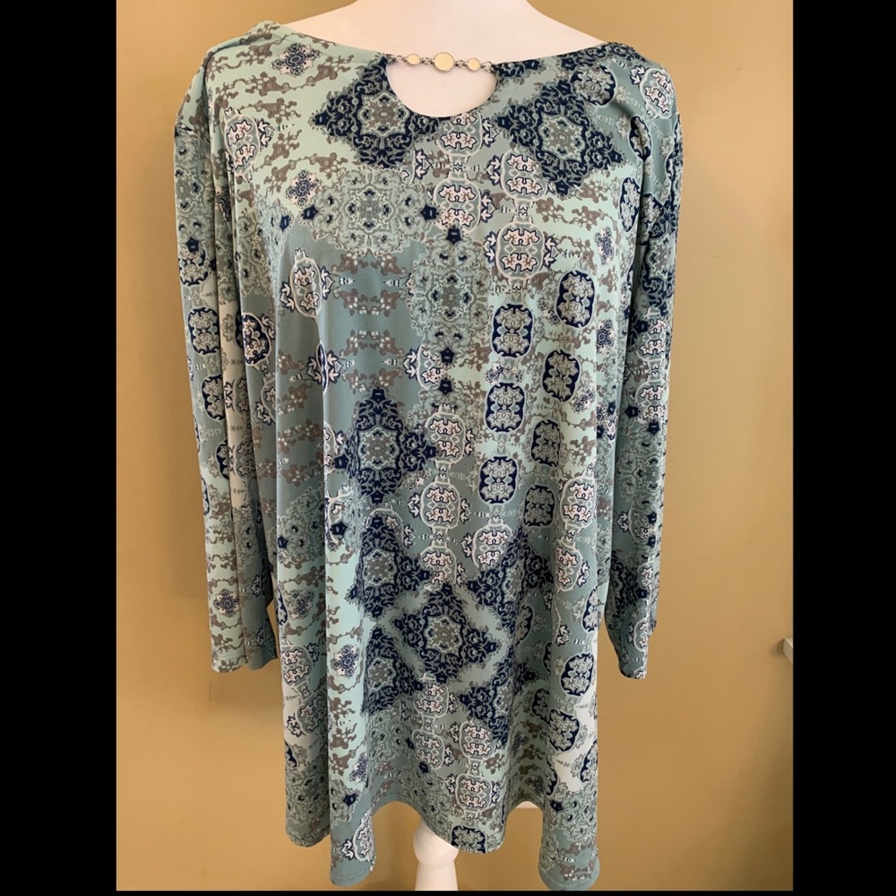 Printed Top. XL